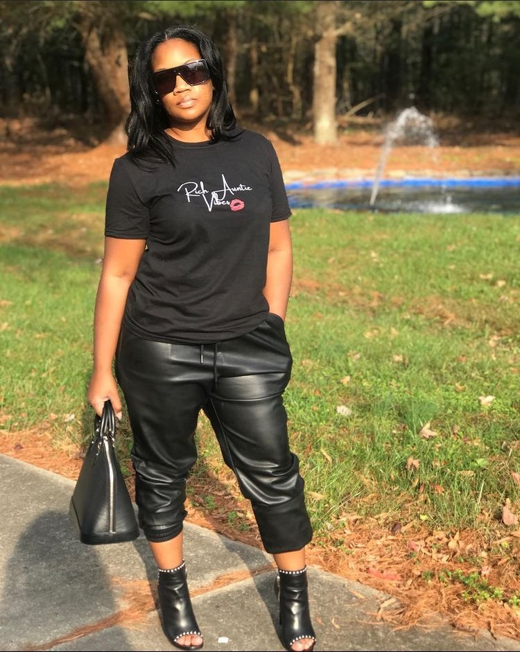 Rich Auntie Vibes W/Lips (For A Slim Fit Order A Size Down) - Catch This Tea Shirts